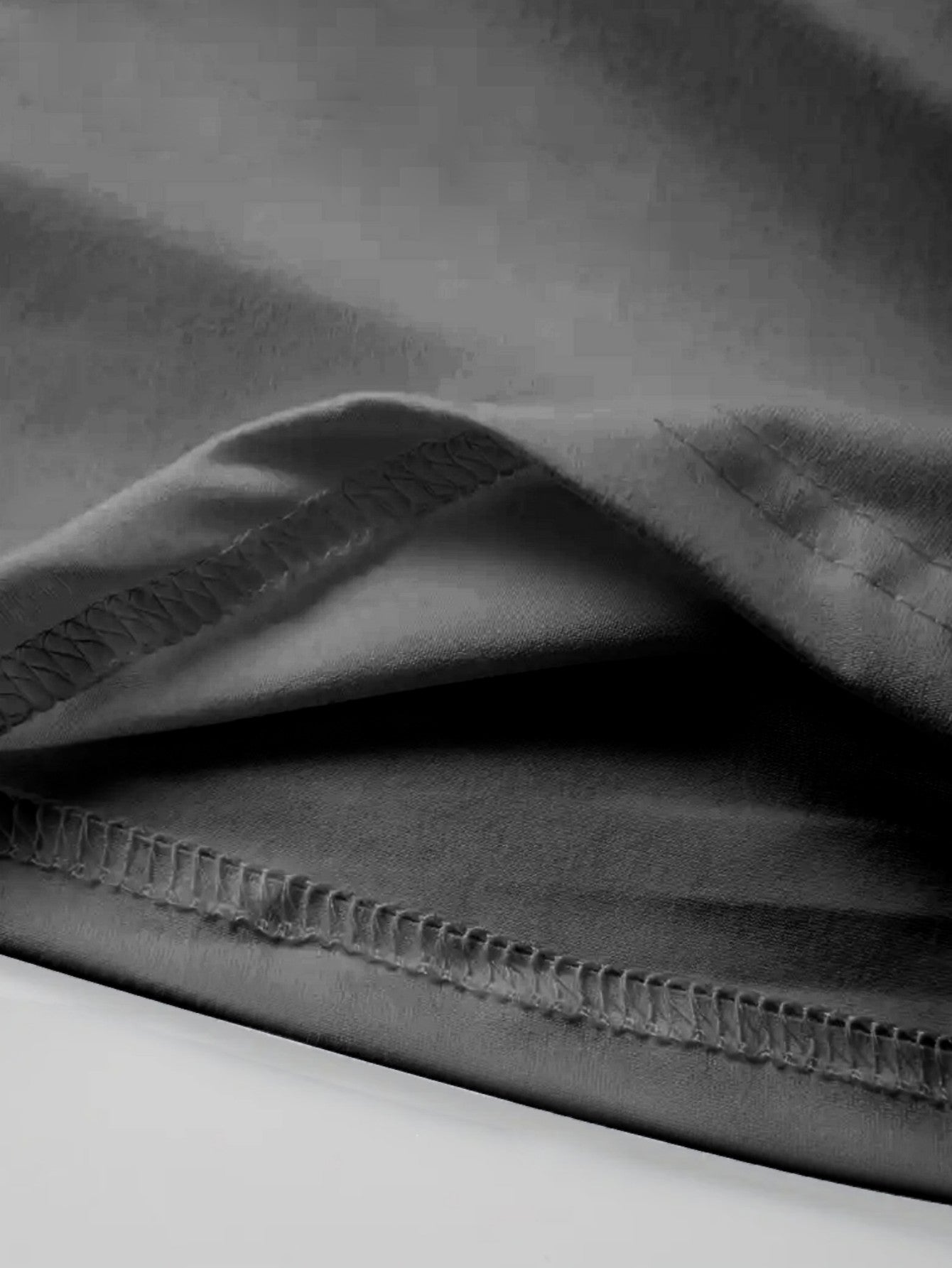 Womens Crew Neck Fashionable Heart Print T-Shirt - Casual Top