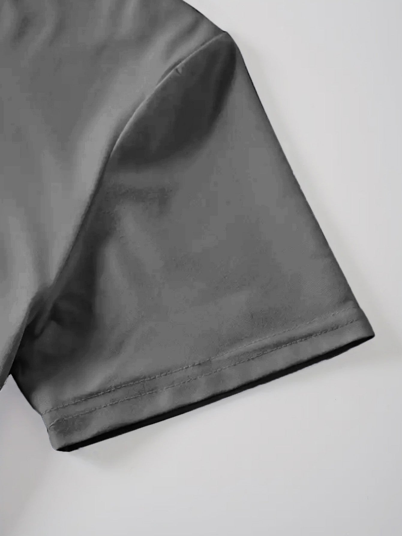 Womens Crew Neck Fashionable Heart Print T-Shirt - Casual Top