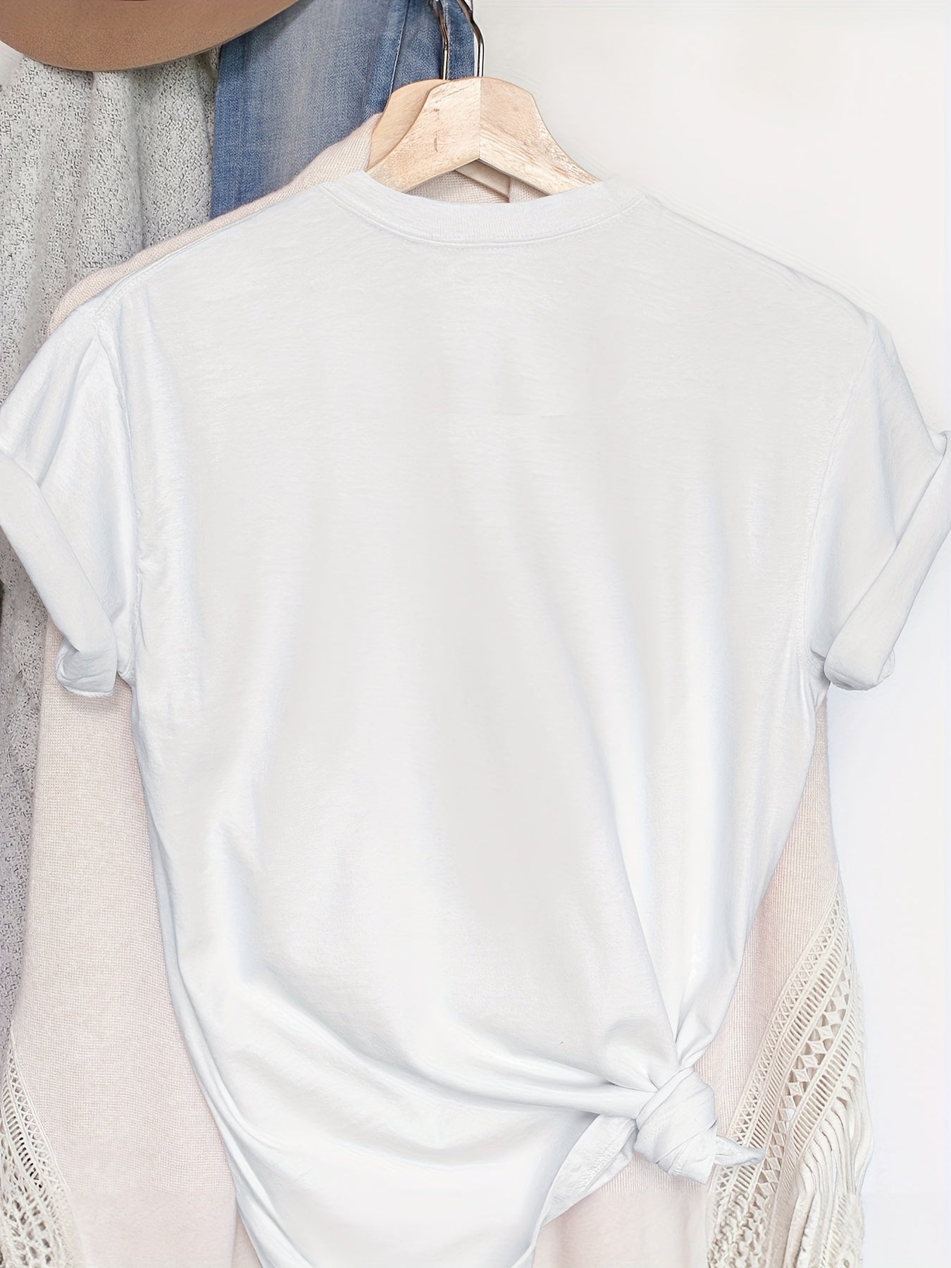 Wildflower Graphic Women's T-Shirt - Soft Short Sleeve Round Neck Casual Top, Vibrant Floral Print, Lightweight & Comfortable for Spring and Summer