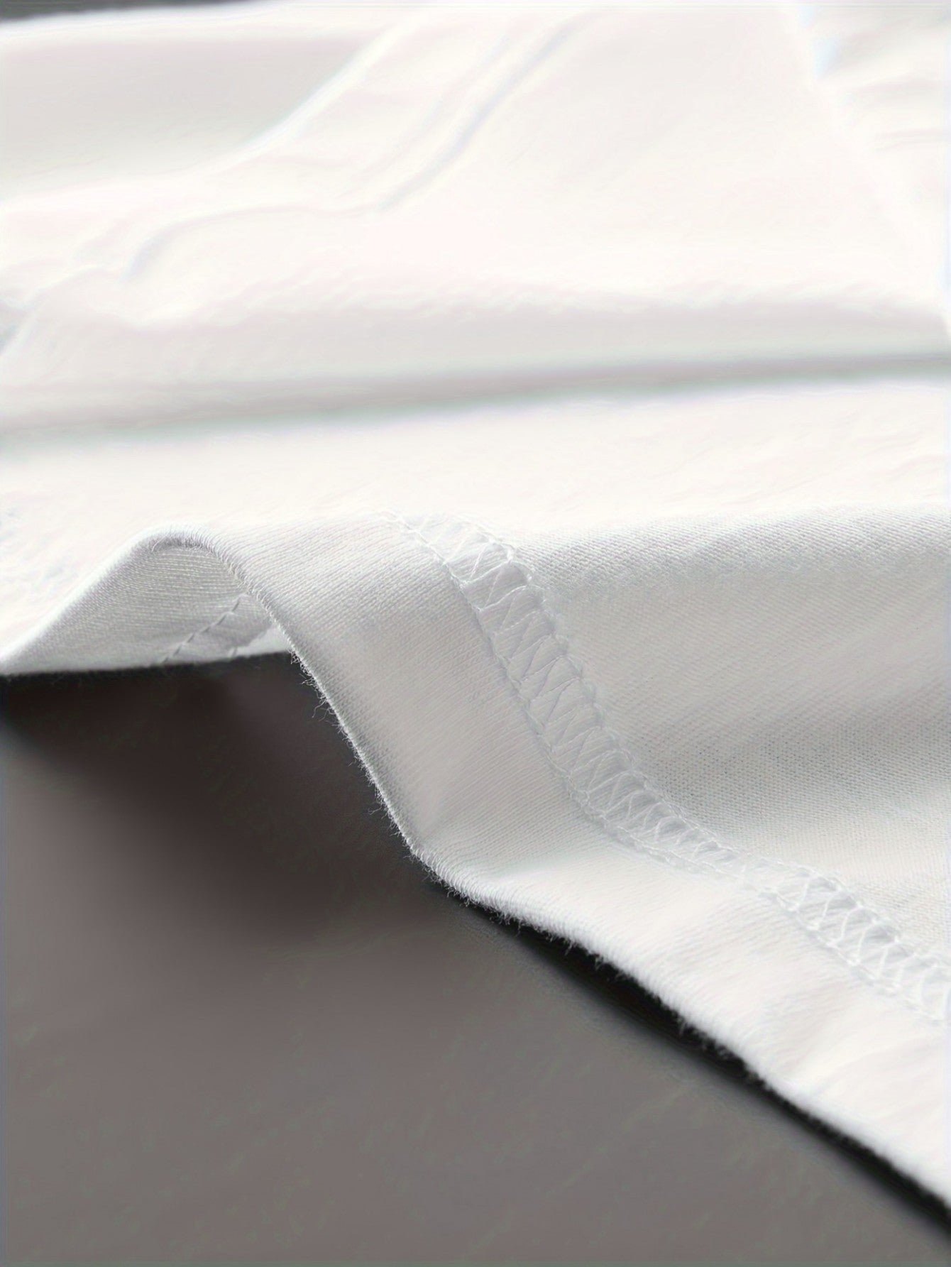 Womens Crew Neck Fashionable Heart Print T-Shirt - Casual Top