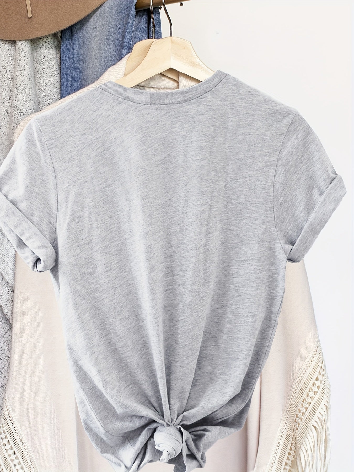 Wildflower Graphic Women's T-Shirt - Soft Short Sleeve Round Neck Casual Top, Vibrant Floral Print, Lightweight & Comfortable for Spring and Summer